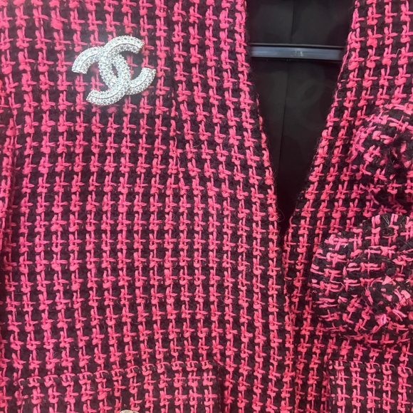 Super Rare Classic Chanel CC Crystal Embellished Silver Tone Pin Mint Condition - Picture 3 of 3